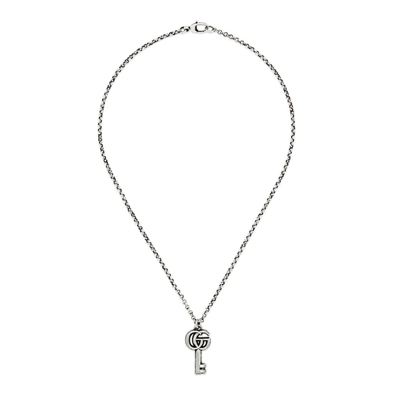G*u*i necklaces